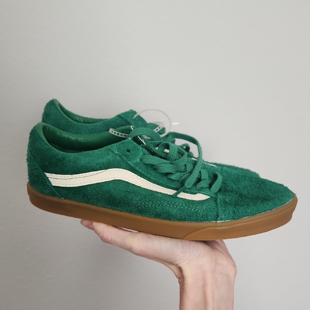 NWT Vans Old Skool Lowpro Fluffy Suede Gum Sole Sneaker - Picture 6 of 10